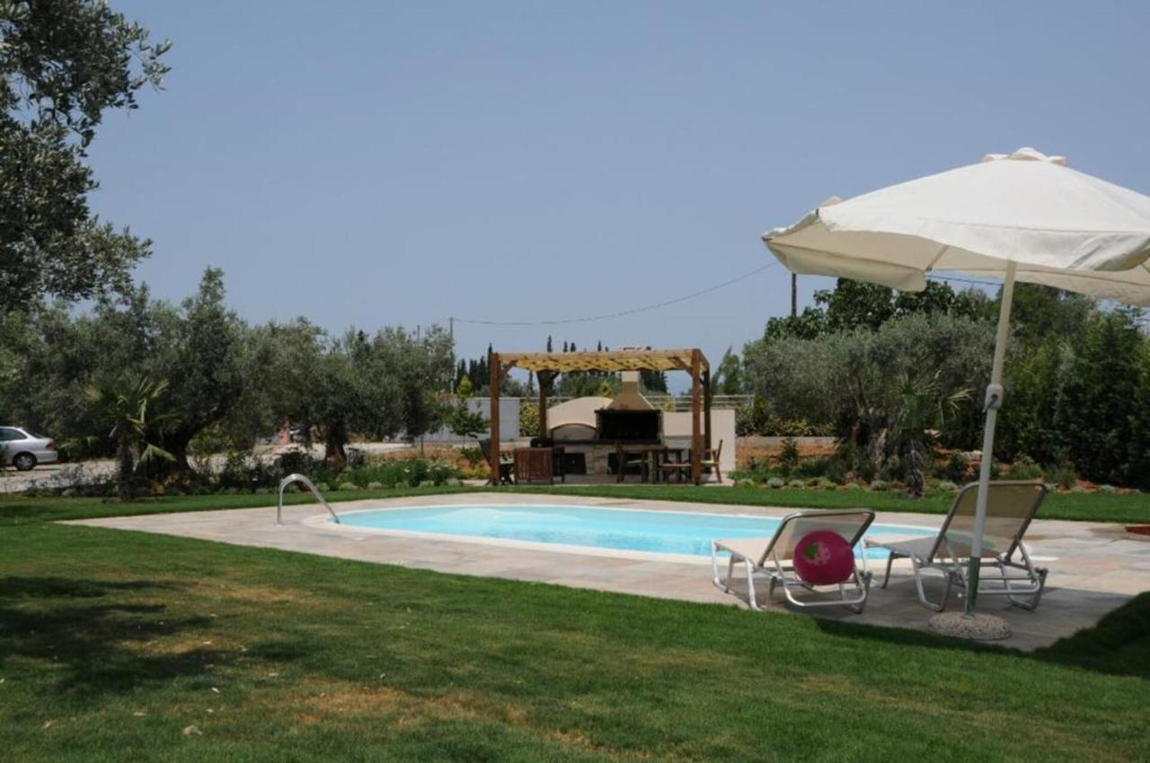 Luxurious 6 Bedroom Villa In A Great Location Chalkís Dış mekan fotoğraf
