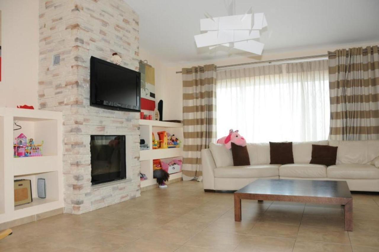 Luxurious 6 Bedroom Villa In A Great Location Chalkís Dış mekan fotoğraf