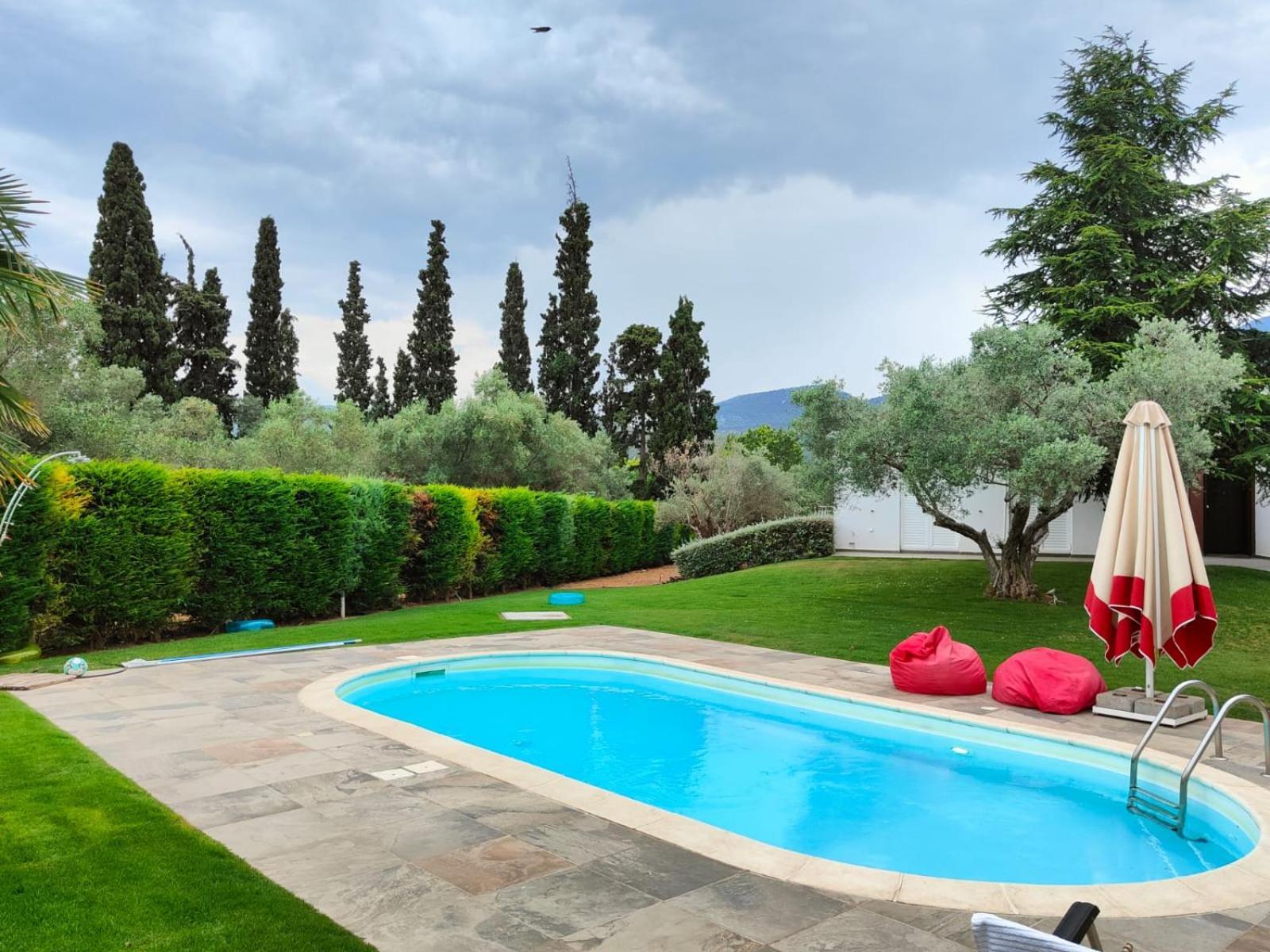 Luxurious 6 Bedroom Villa In A Great Location Chalkís Dış mekan fotoğraf